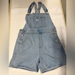 Levi’s Big E Denim Short Overalls Light Wash Large Adjustable Strap Bib Shorts